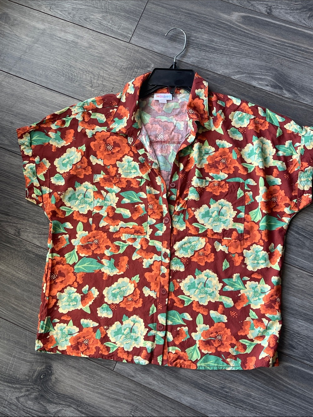 Men's Floral Button-Up Shirt in Red and Teal lularoe sise XXS